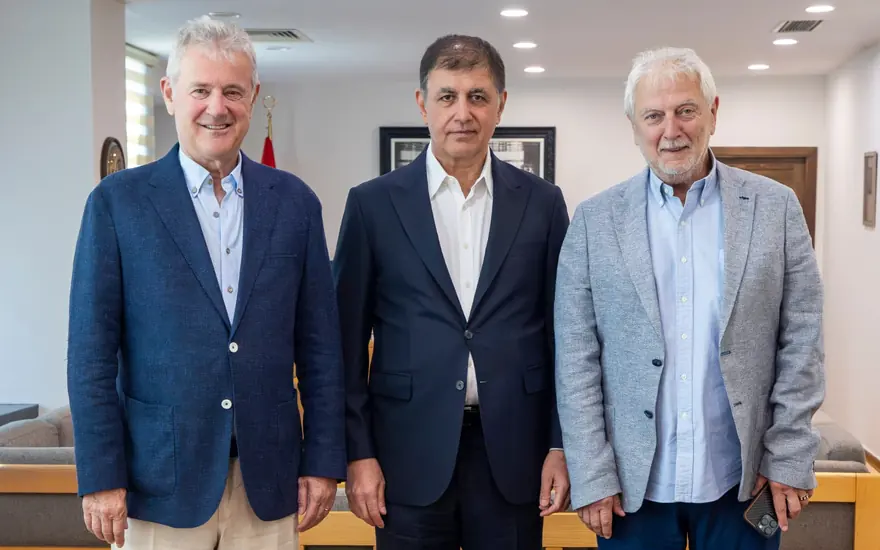 EBSO ve İZTO başkanları İzmir Büyükşehir Belediye Başkanı ile toplantı yapıyor.