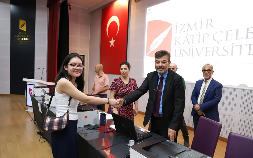 İzmir Katip Çelebi Üniversitesi kayıt süreci ve yeni öğrenciler