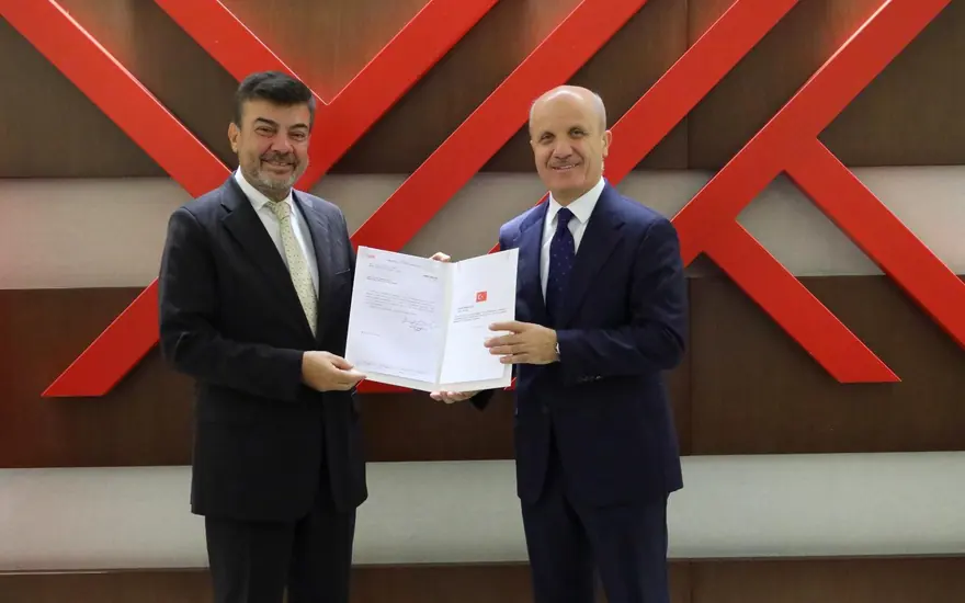 İKÇÜ Rektörlük mazbatası takdim töreni