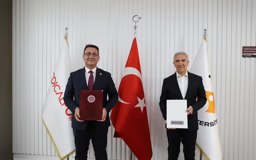 İYTE ve İEÜ Medical Point Hastanesi iş birliği protokolü imza töreni